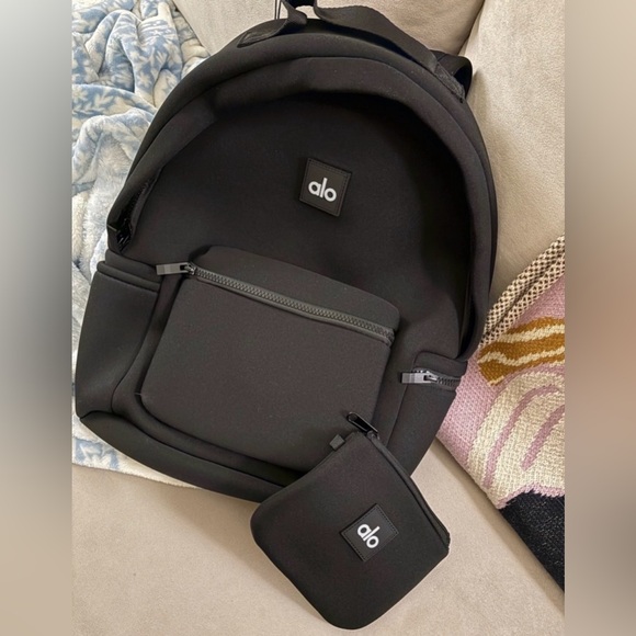 ALO Yoga Handbags - ALO Yoga Stow Backpack🔥 BRAND NEW w/tags!🔥